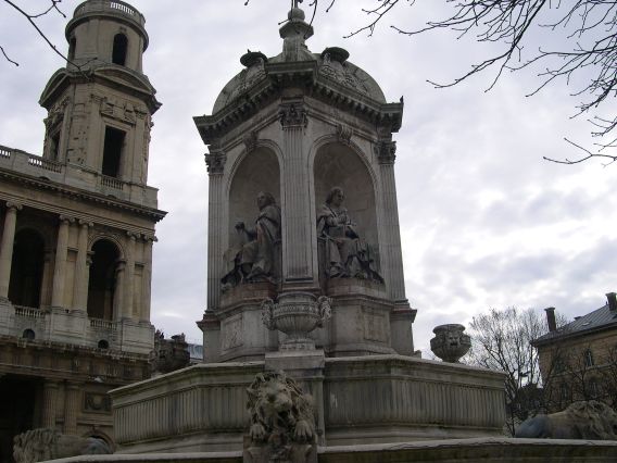  Fontaine et église Saint-Sulpice
